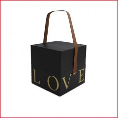 Подарункова коробка з ручкою LOVE чорна, L – 18,5х18,5х19 см