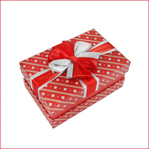 Подарочная коробка с бантом красно-белая, M – 24,5х17,5х11,2 см.